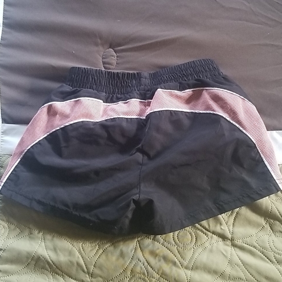 Girls PUMA gym shorts size 6 - Picture 2 of 3